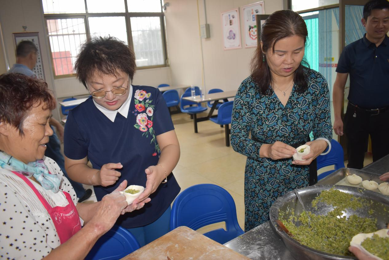 情系颐养院，共庆国庆节  ——九三学社慰问老人志愿公益活动走进康年银龄颐养院